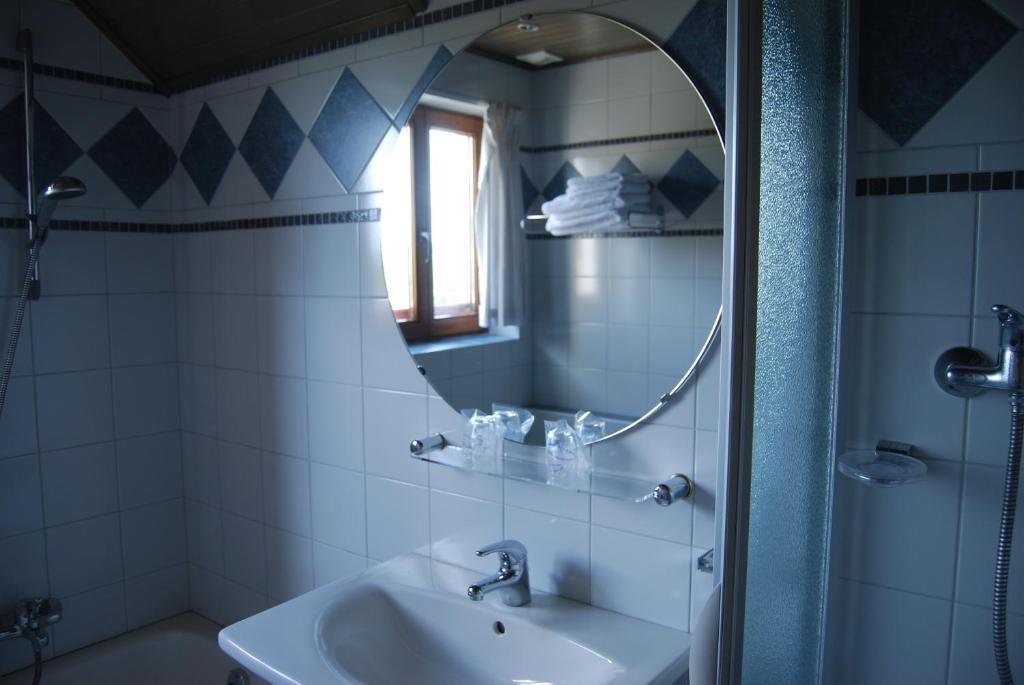 Hostellerie Gilain Achêne Δωμάτιο φωτογραφία