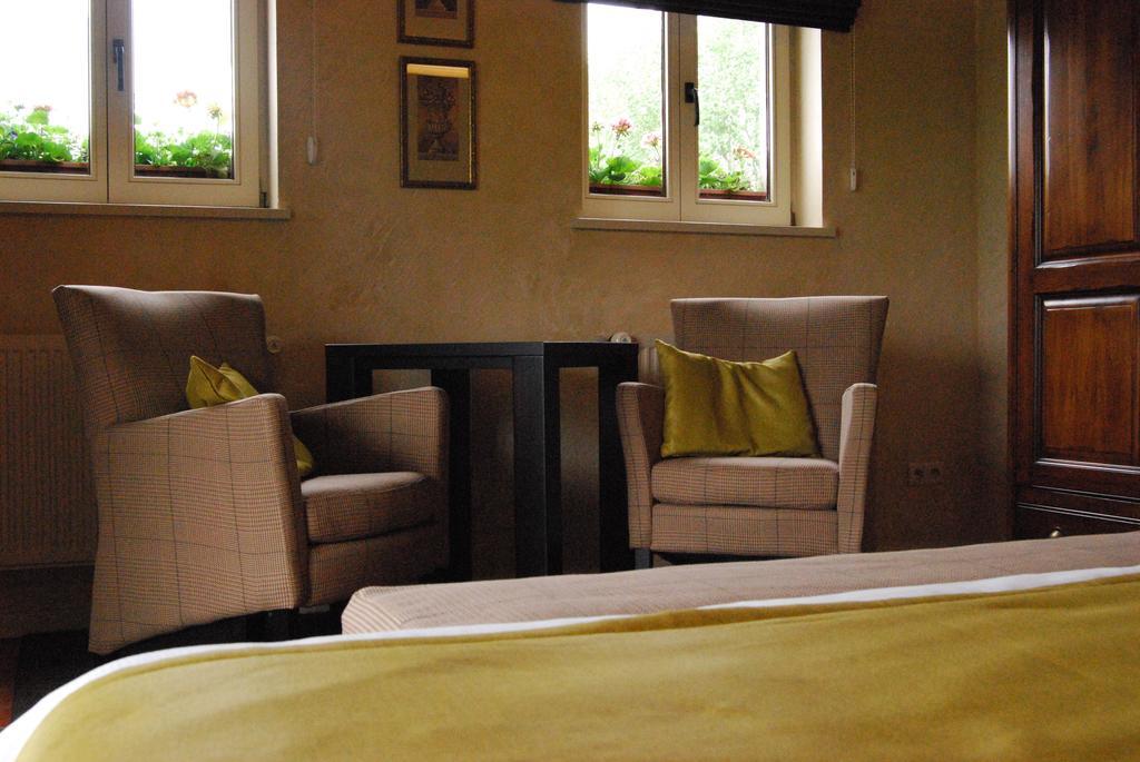 Hostellerie Gilain Achêne Εξωτερικό φωτογραφία